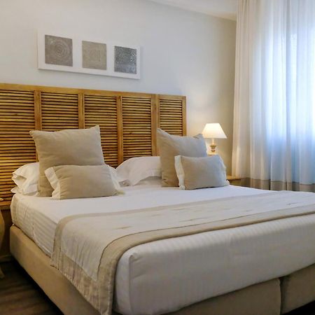 Residence Lungomare - Charming Apartments Риччоне Екстер'єр фото