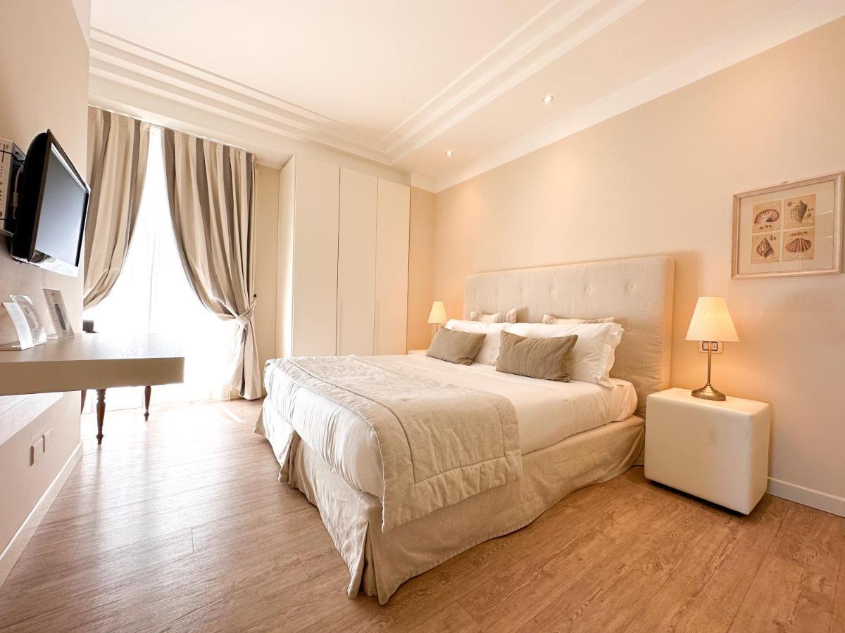 Residence Lungomare - Charming Apartments Риччоне Екстер'єр фото