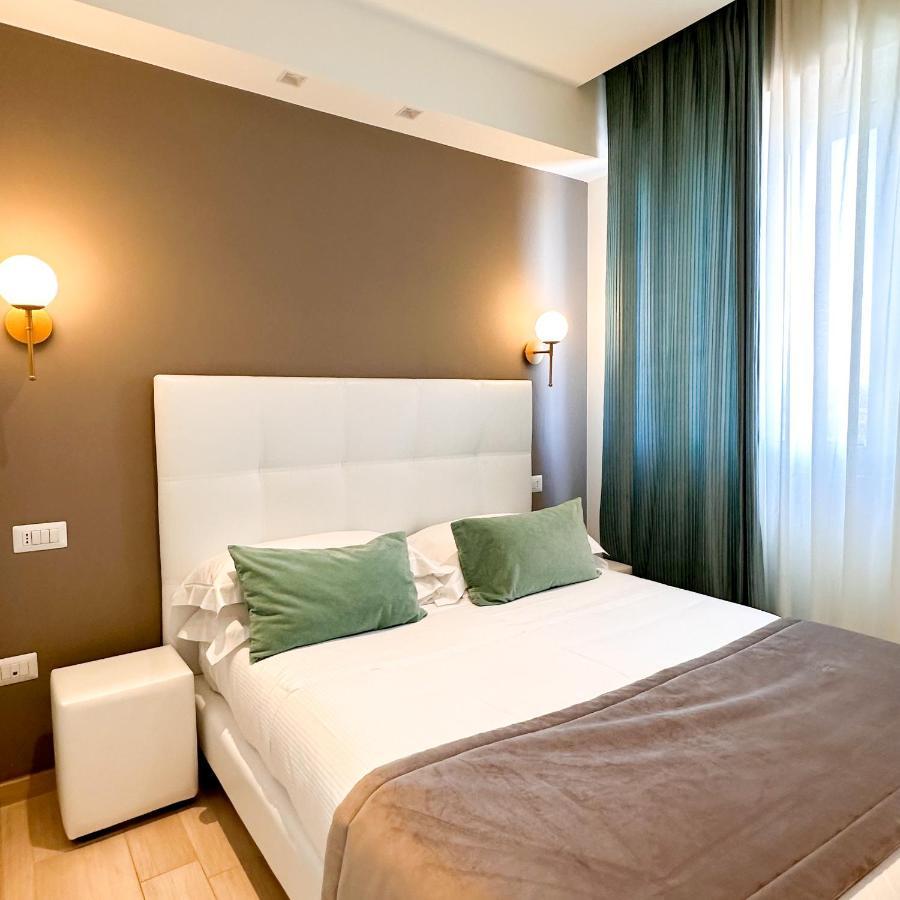 Residence Lungomare - Charming Apartments Риччоне Екстер'єр фото
