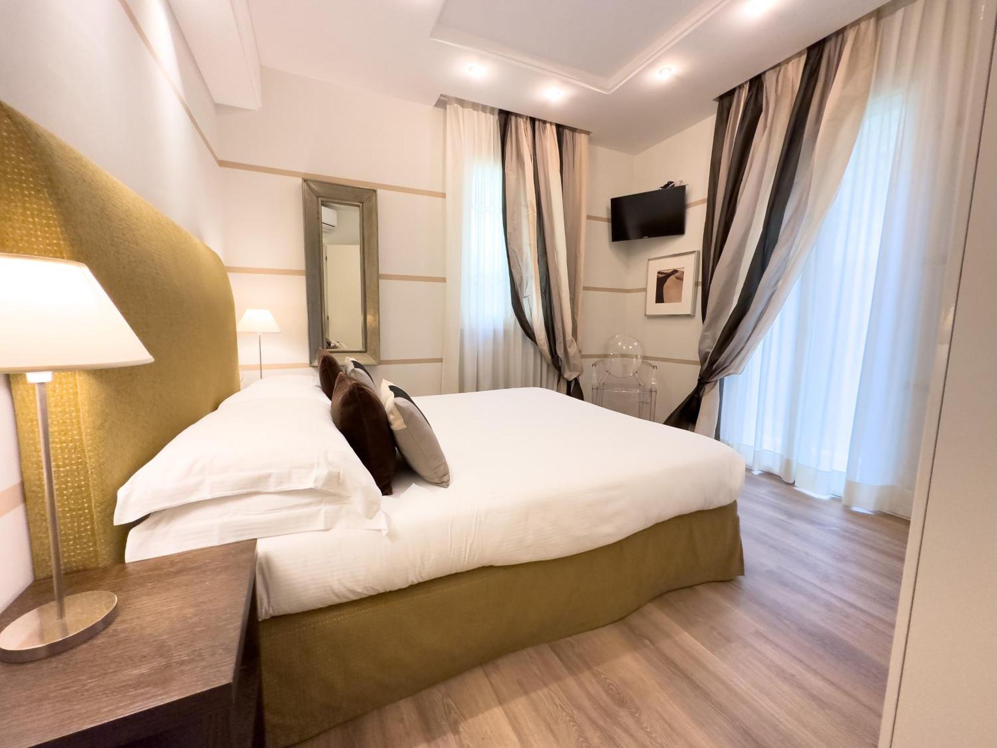 Residence Lungomare - Charming Apartments Риччоне Екстер'єр фото