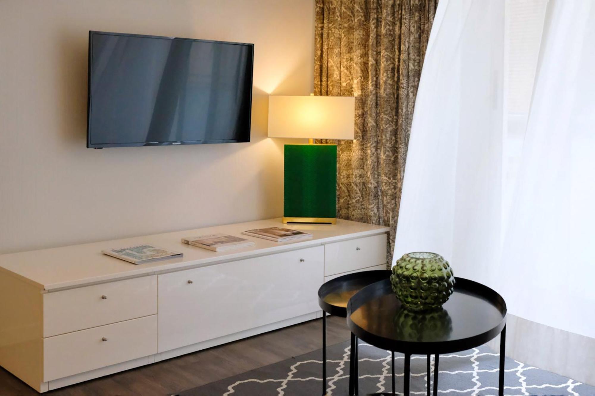Residence Lungomare - Charming Apartments Риччоне Екстер'єр фото