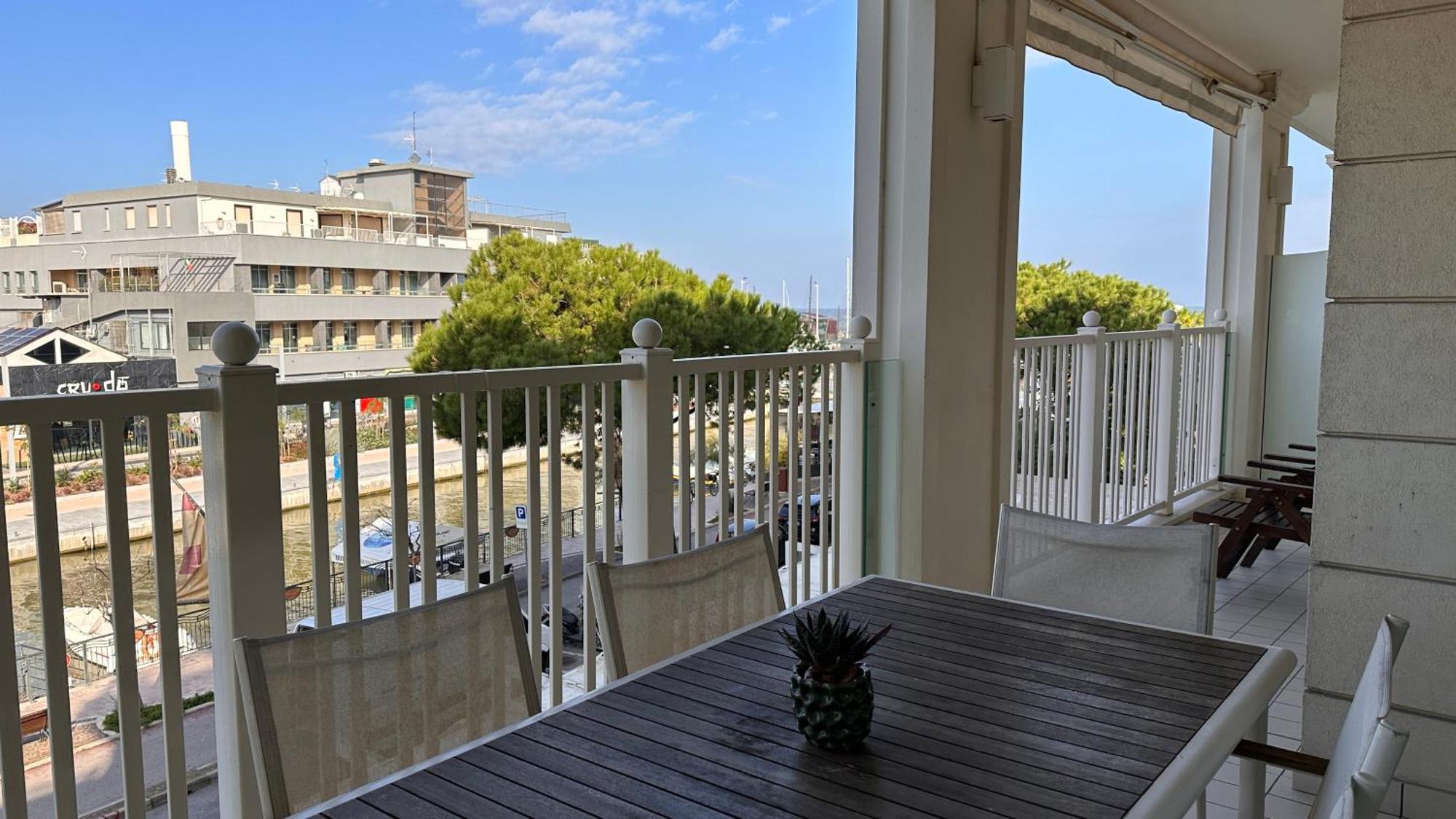 Residence Lungomare - Charming Apartments Риччоне Екстер'єр фото