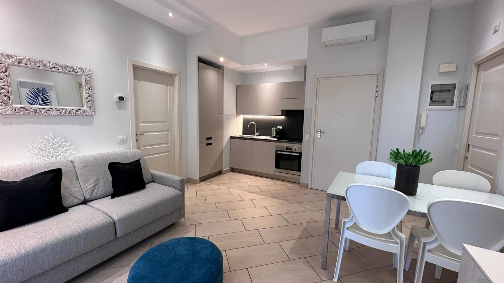 Residence Lungomare - Charming Apartments Риччоне Екстер'єр фото