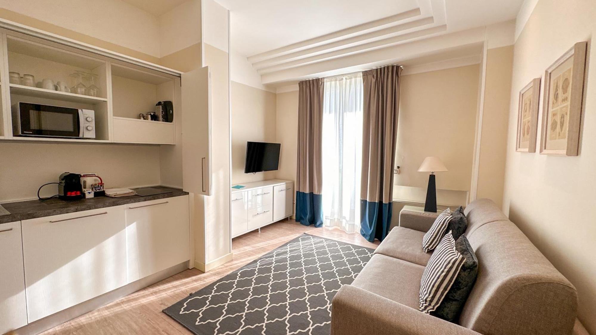 Residence Lungomare - Charming Apartments Риччоне Екстер'єр фото