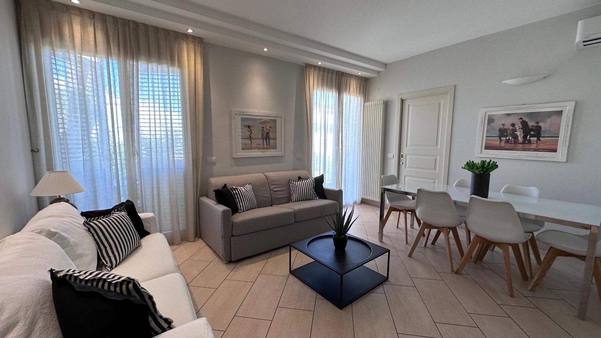 Residence Lungomare - Charming Apartments Риччоне Екстер'єр фото