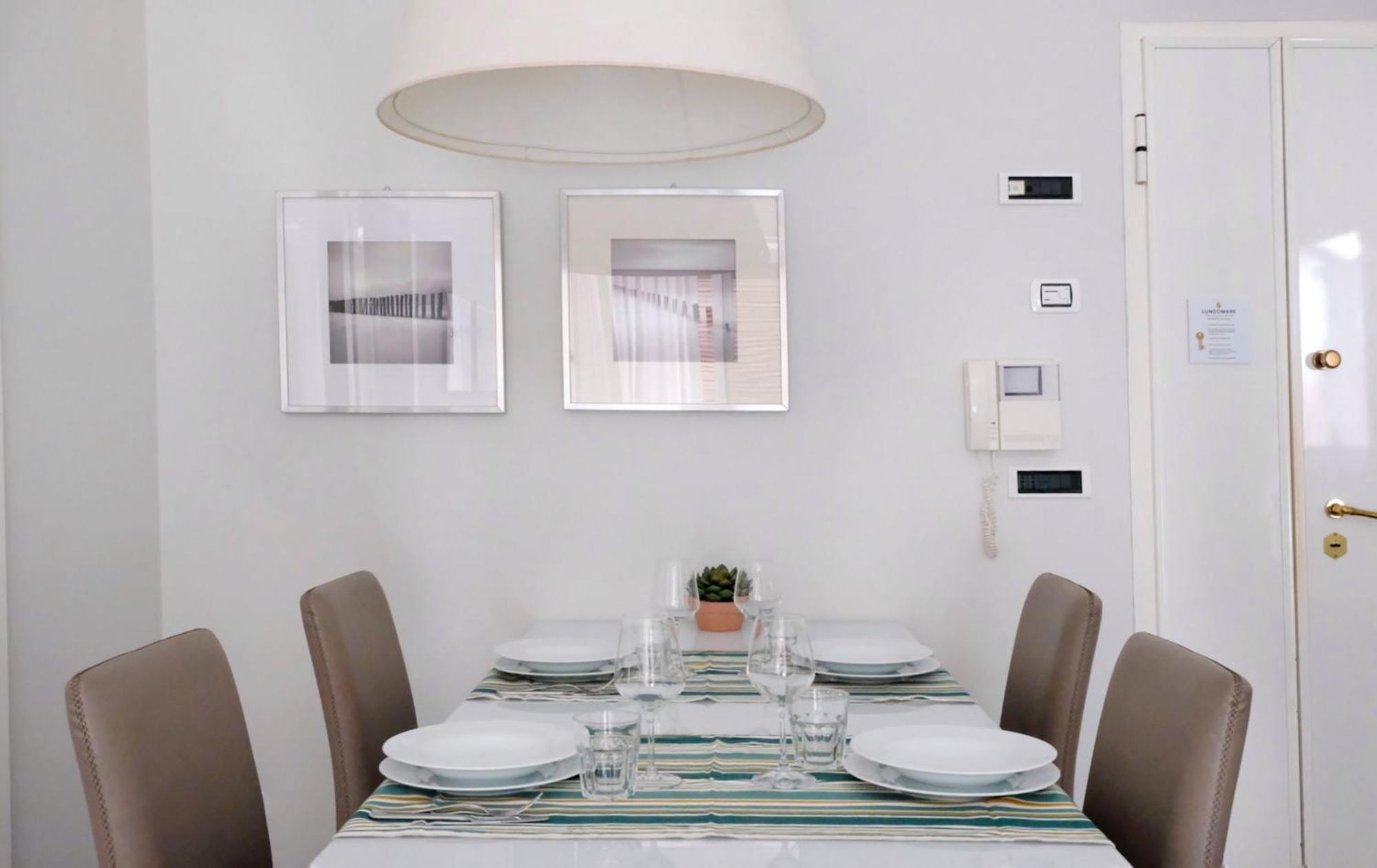 Residence Lungomare - Charming Apartments Риччоне Екстер'єр фото