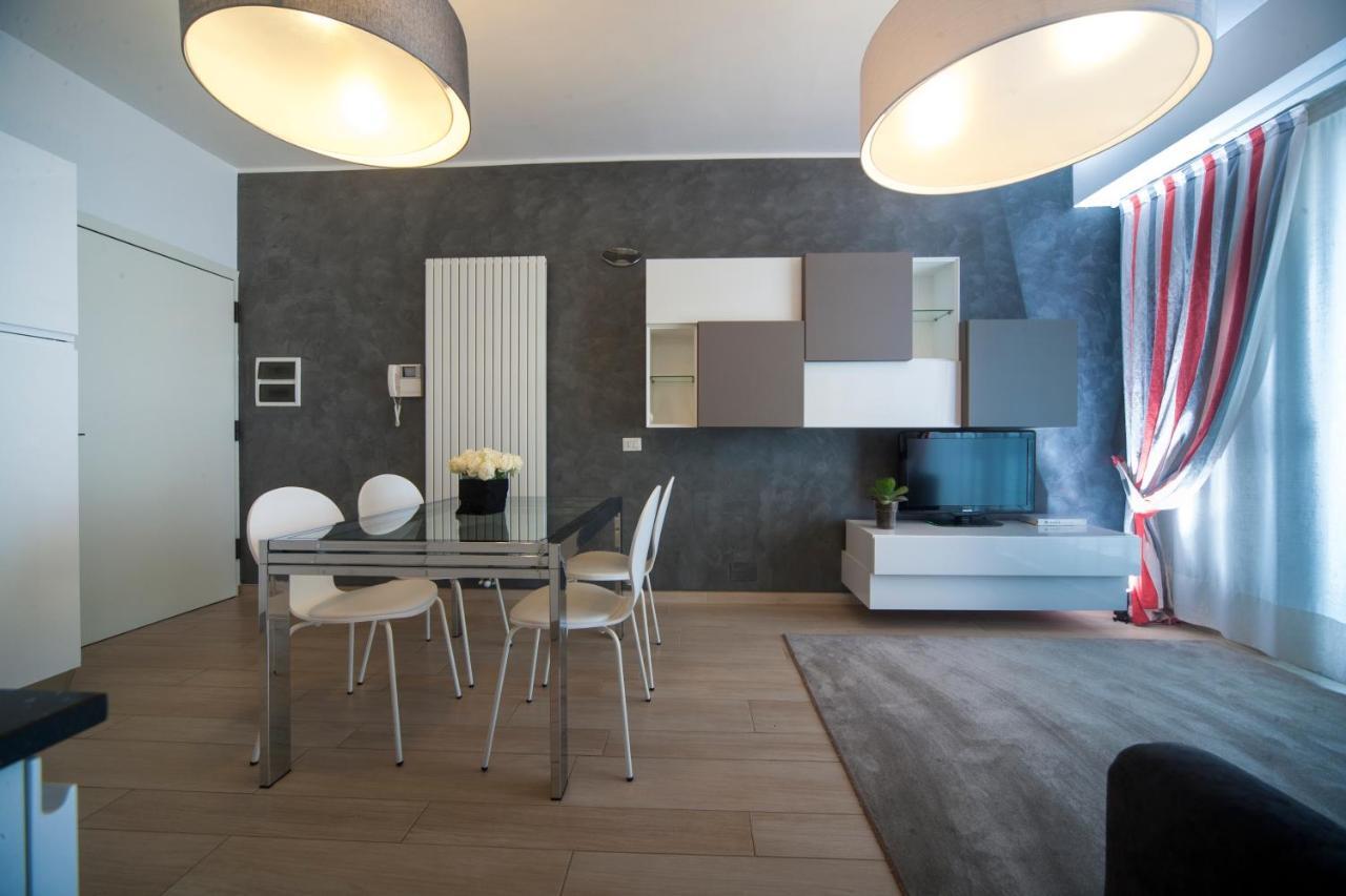 Residence Lungomare - Charming Apartments Риччоне Екстер'єр фото